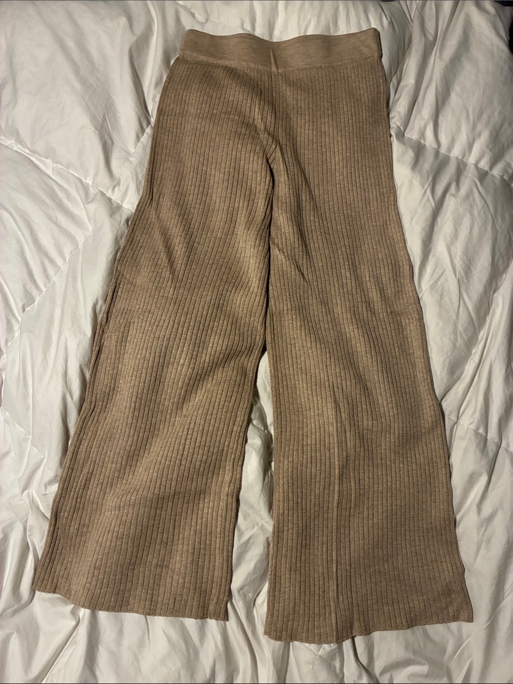 Wide-Leg Ribbed Knit Pants
